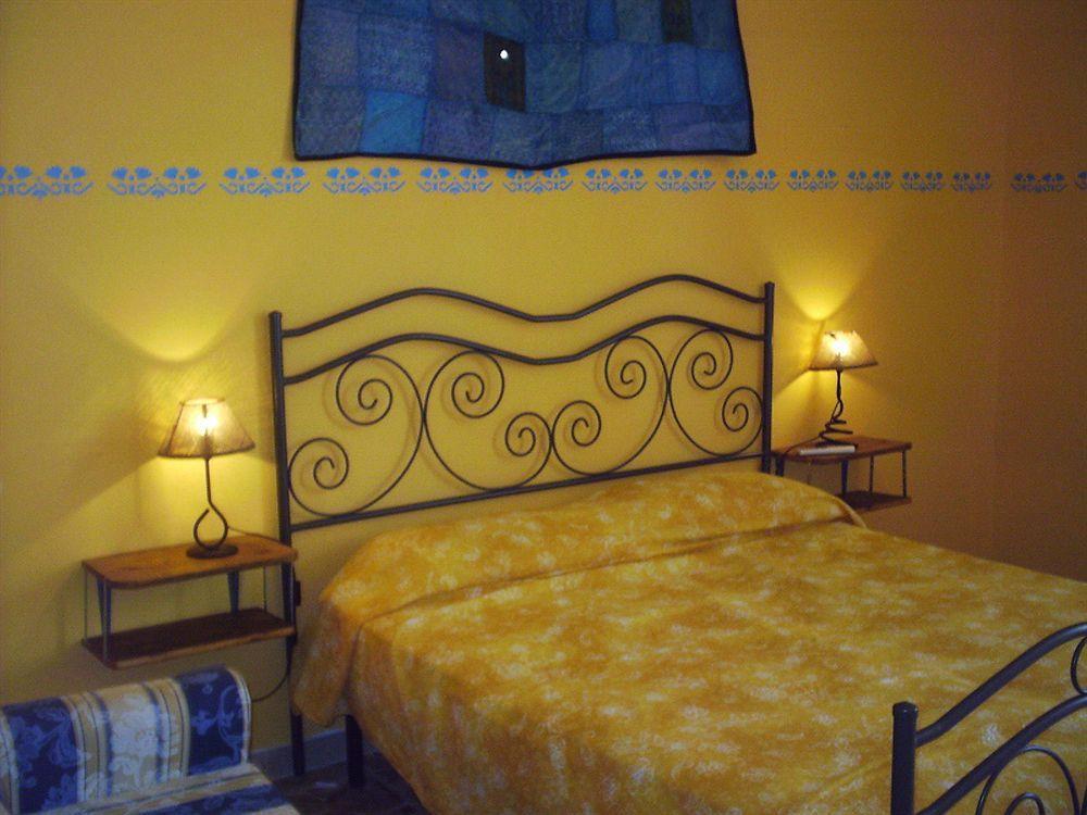 לינה וארוחת בוקר קאסטלמארה דל גולפו Emporium מראה חיצוני תמונה